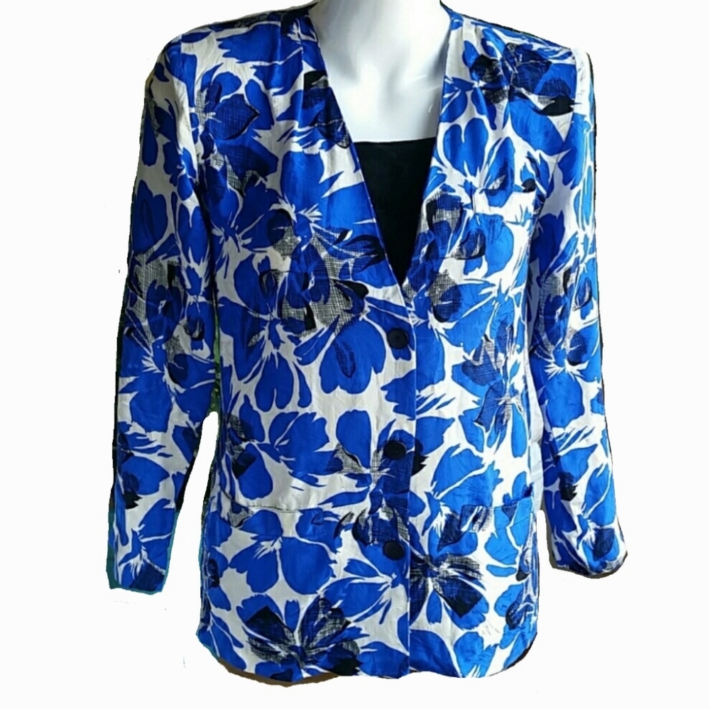 Vintage Silk Studio Floral Blue  Silk Jacket size 4 Pettitte
